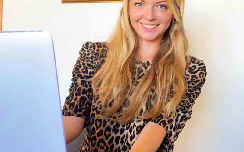La Dottoressa Chiara De Giorgio dice “si” ai meeting online.